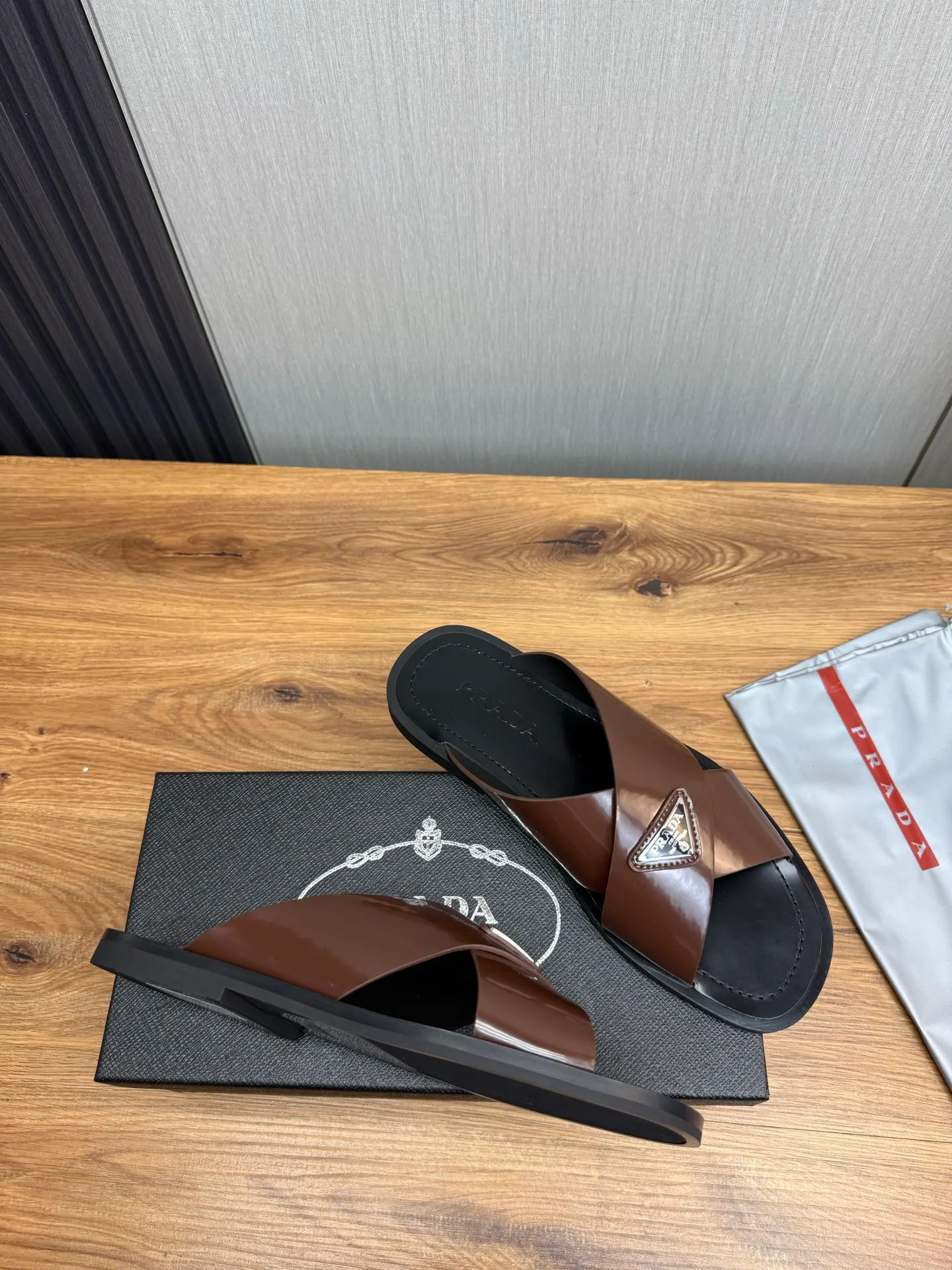 Factory price 340💰 ＰＲＡＤＡPrada - popular men's slippers hot sale 🔥 🩴Official website one to one production 38-45 sizes 45 46 🉑️Customized!